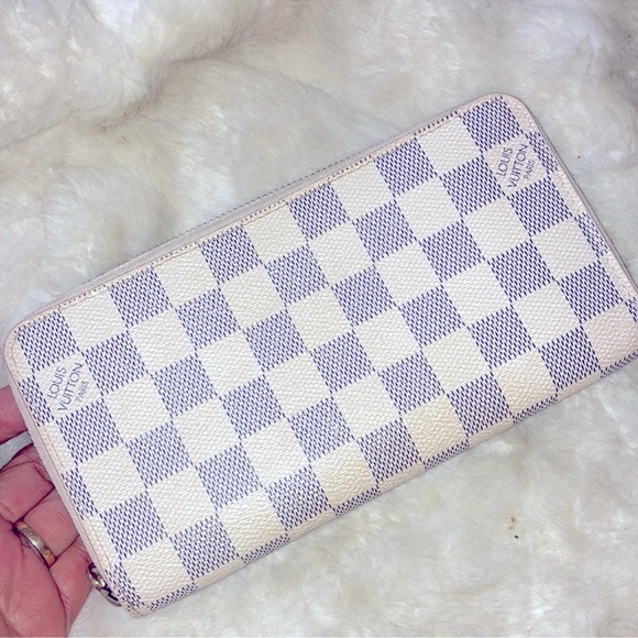 Louis Vuitton Axur zippy wallet luxury item - Picture 1 of 10